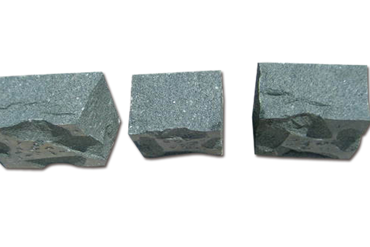 Cubes Green Granite G612 Top flamed sides natural split bottom rough 24x14x12cm - Dayi Stone